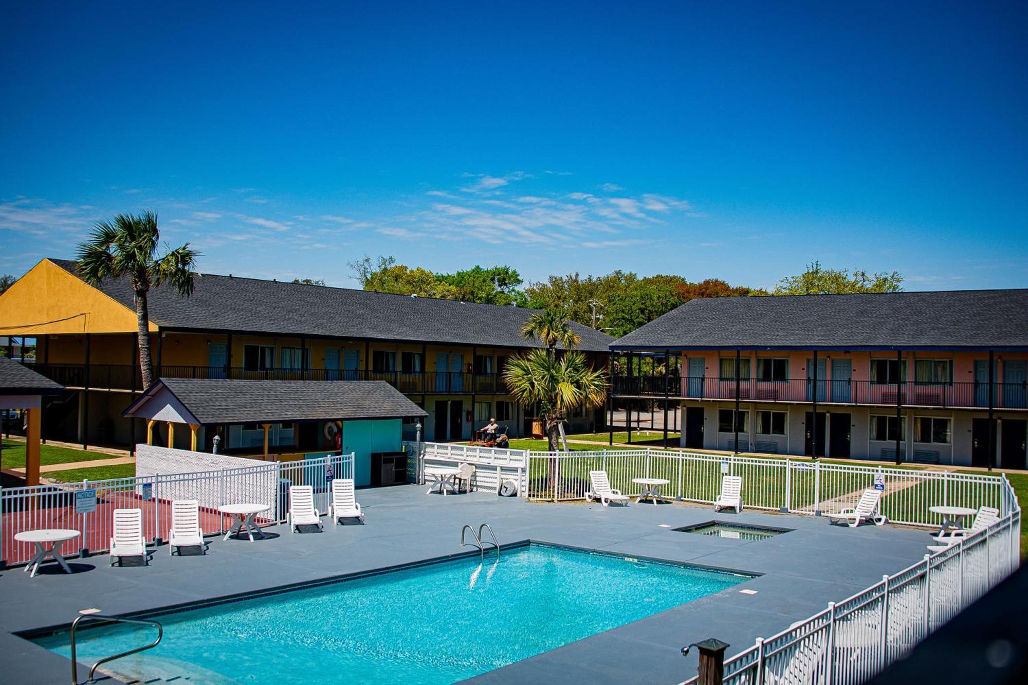 Super 8 By Wyndham Biloxi Motel Eksteriør billede