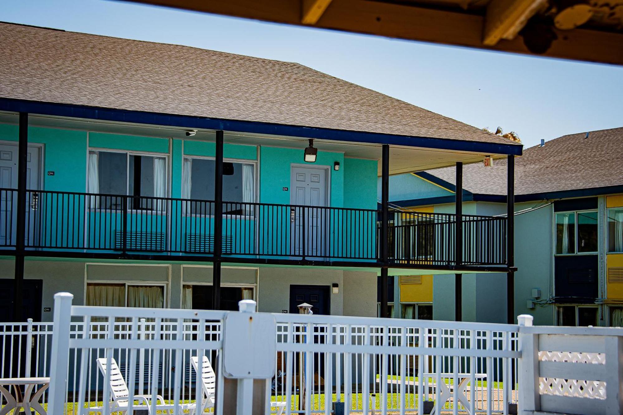 Super 8 By Wyndham Biloxi Motel Eksteriør billede