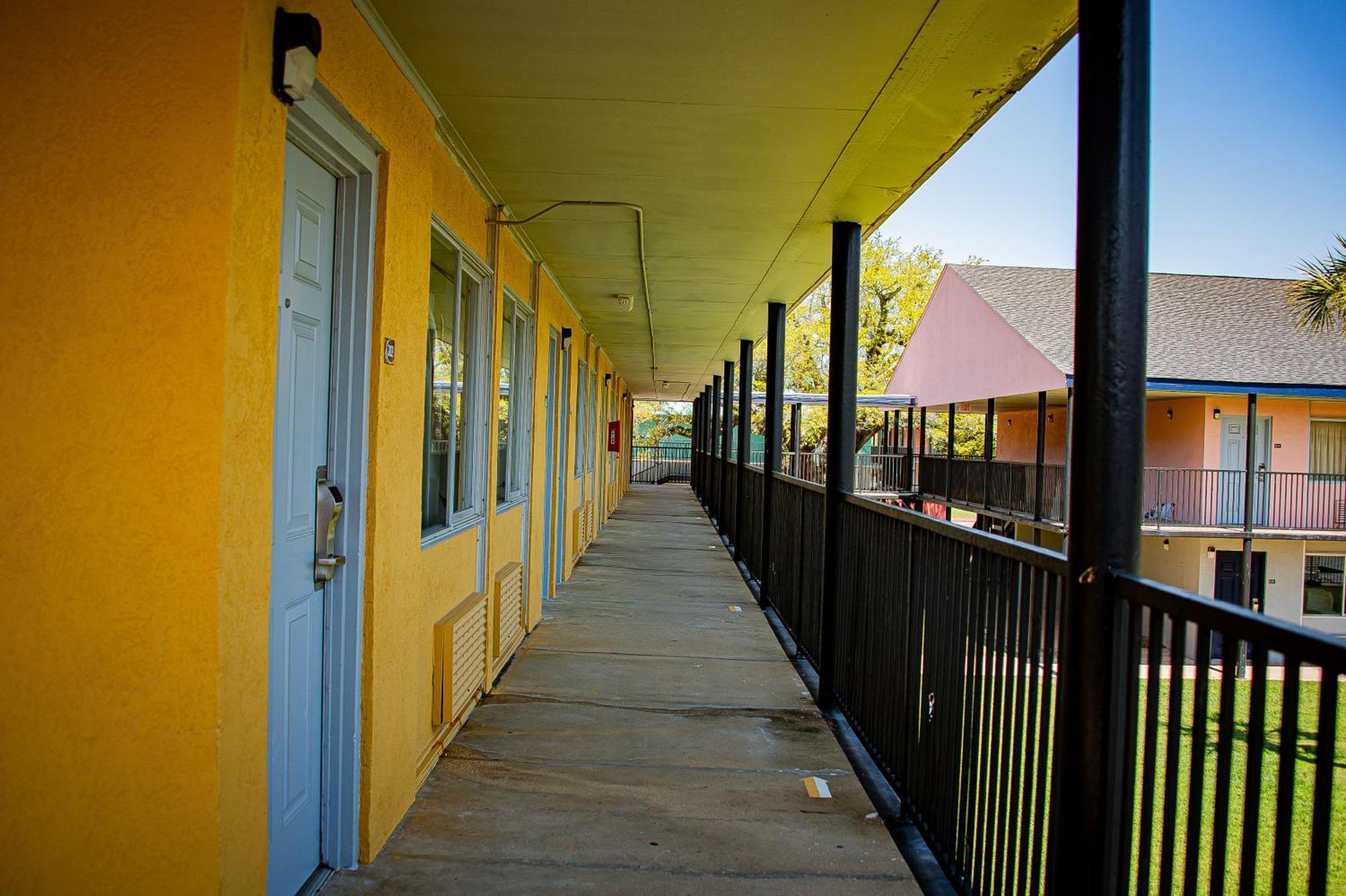 Super 8 By Wyndham Biloxi Motel Eksteriør billede